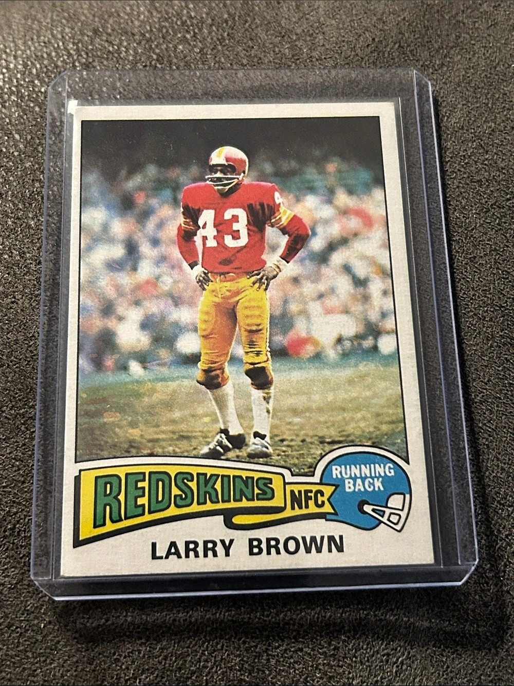 1975 Topps #200 - Larry Brown - Washington Redskins Football Card